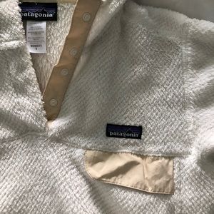 Patagonia Tops - Women’s Patagonia hooded fleece Patagonia Tops - Women’s Patagonia hooded fleece